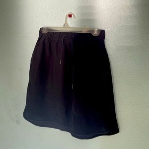 Lululemon mid length skirt